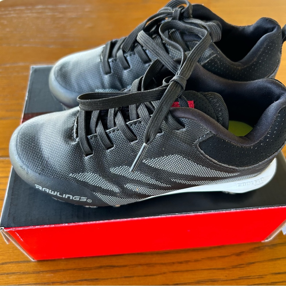 Rawlings boys cleats baseball, size 12